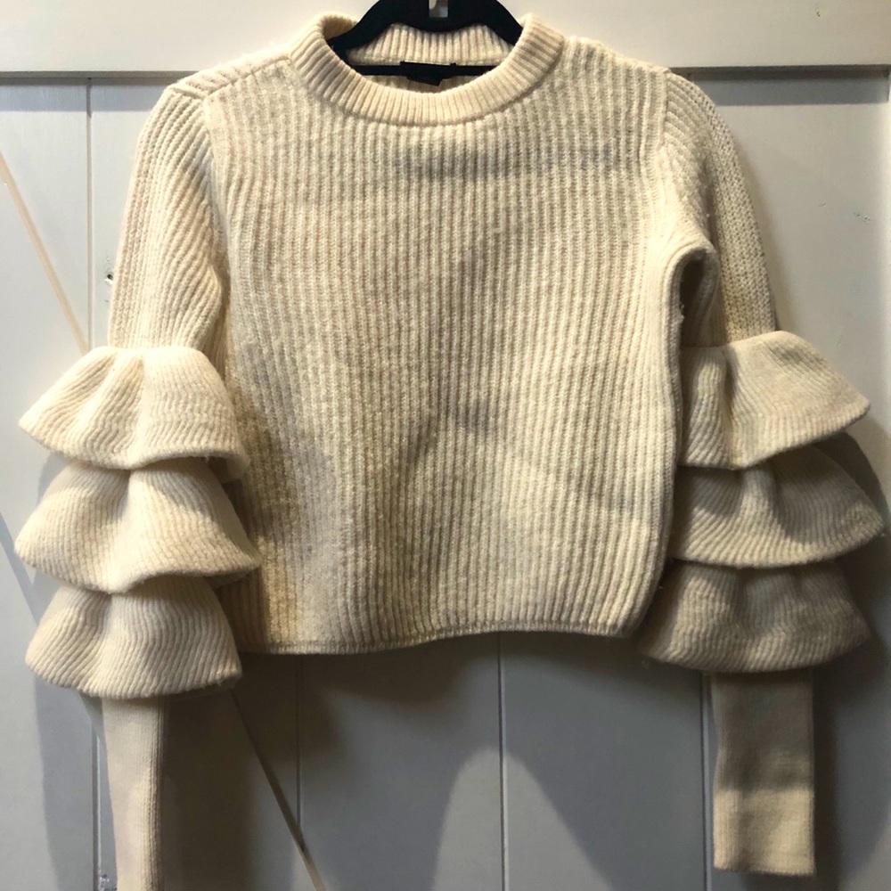 Club Monaco Creme Sweater w Ruffle Sleeves